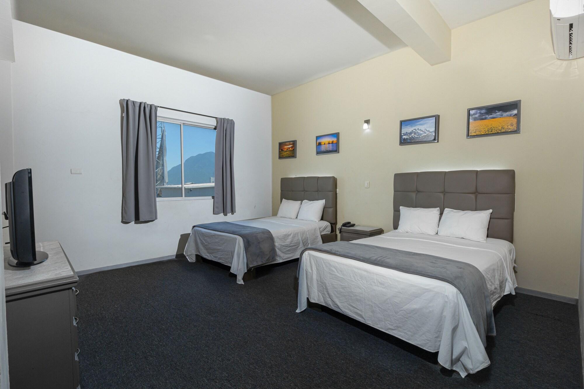 Hotel Plaza Del Arco - 3*