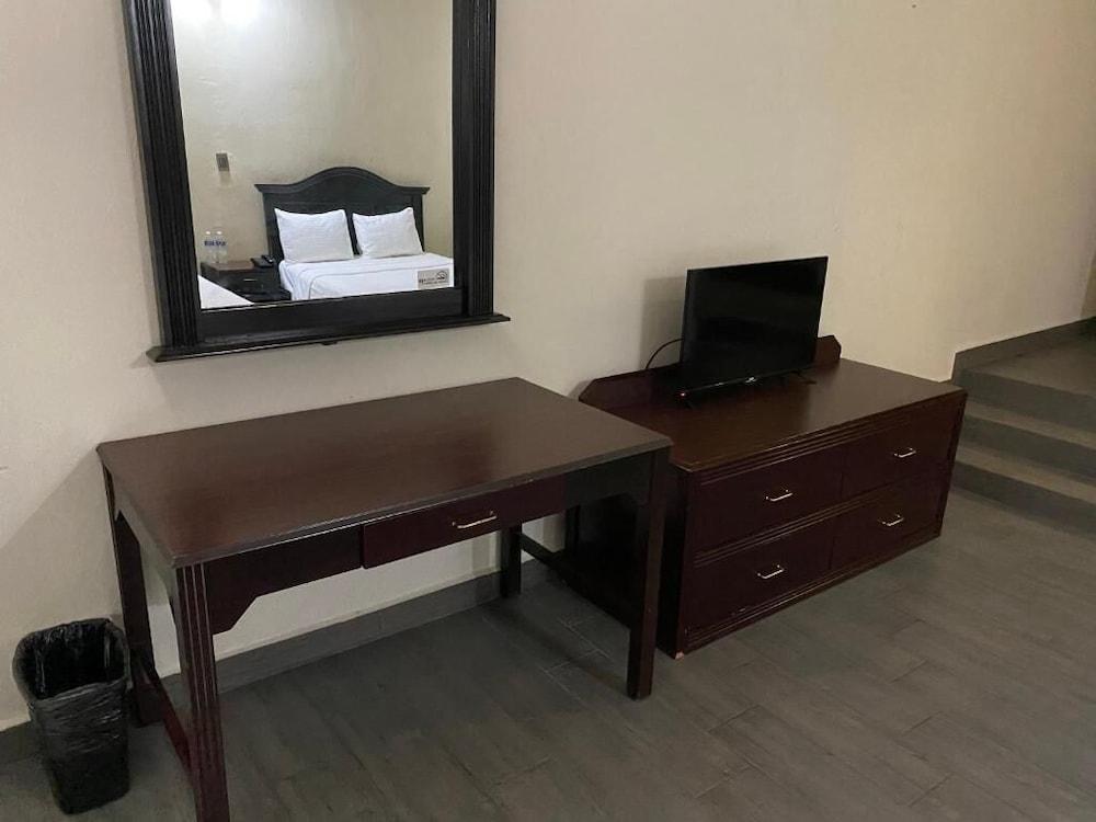 Plaza Del Arco - Hotel Monterrey