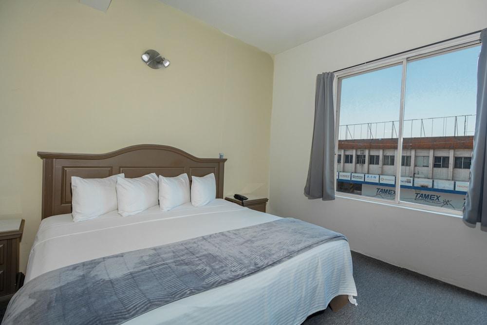 Plaza Del Arco - Hotel Monterrey