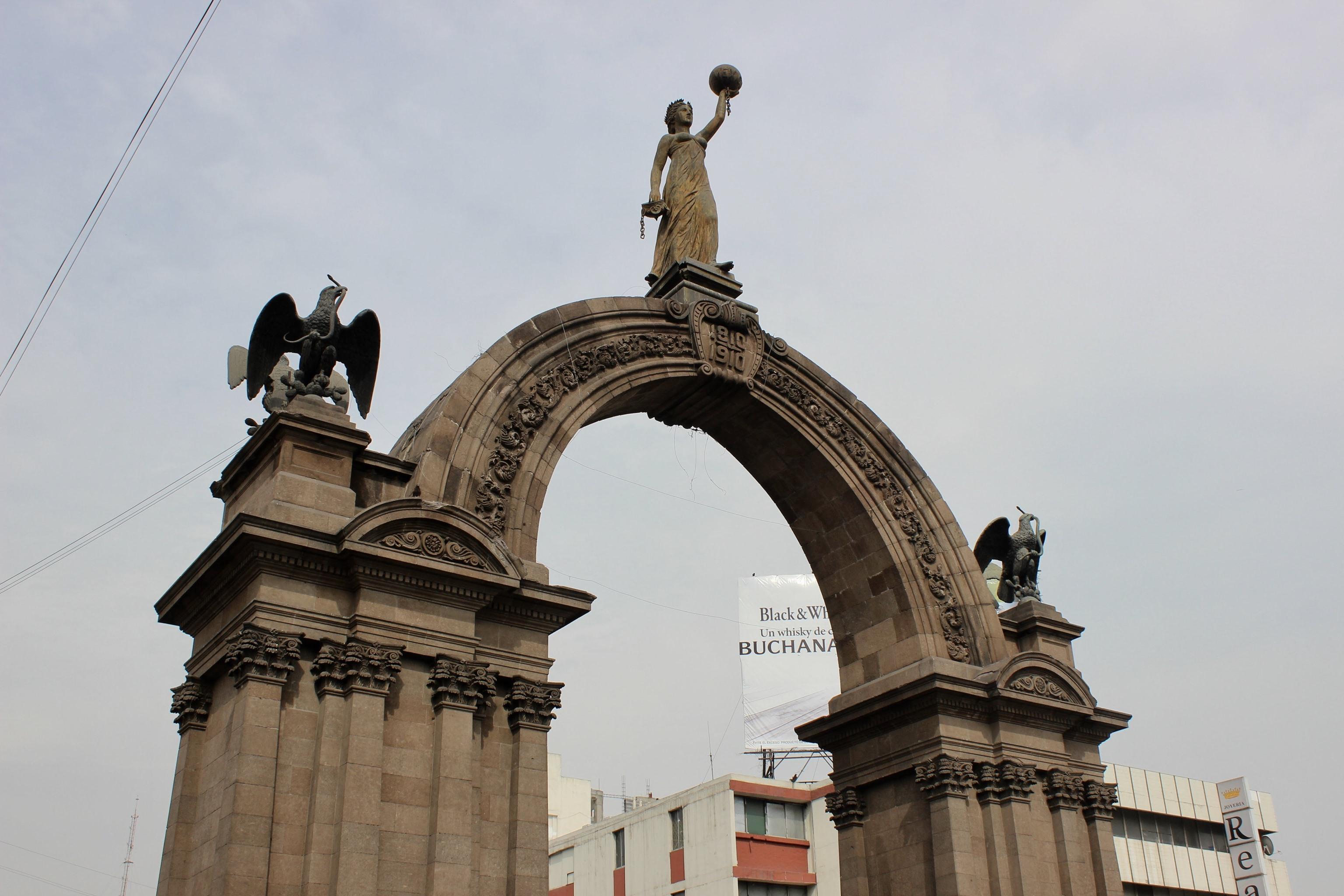 Plaza Del Arco -