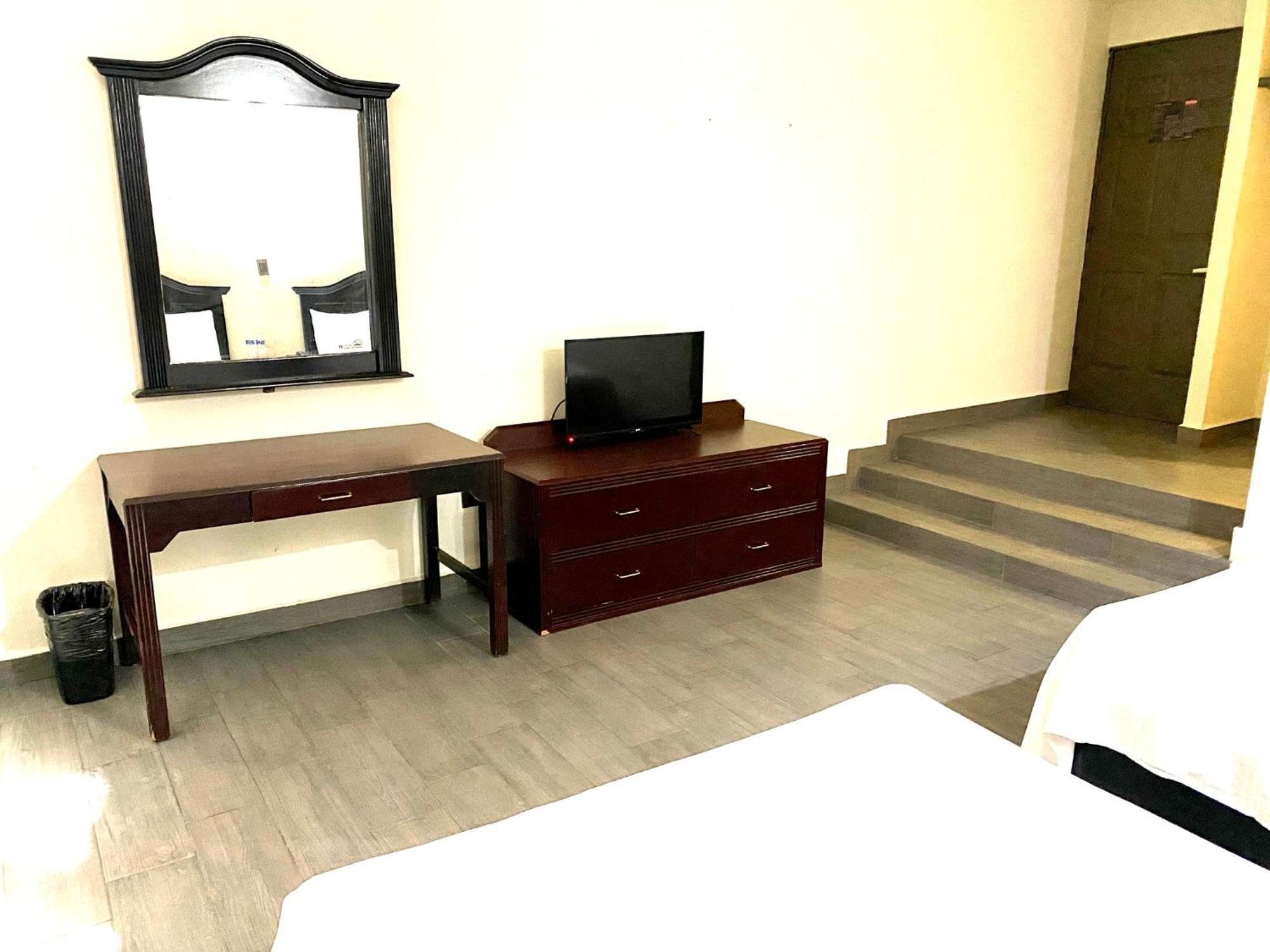 Plaza Del Arco - 3* Monterrey