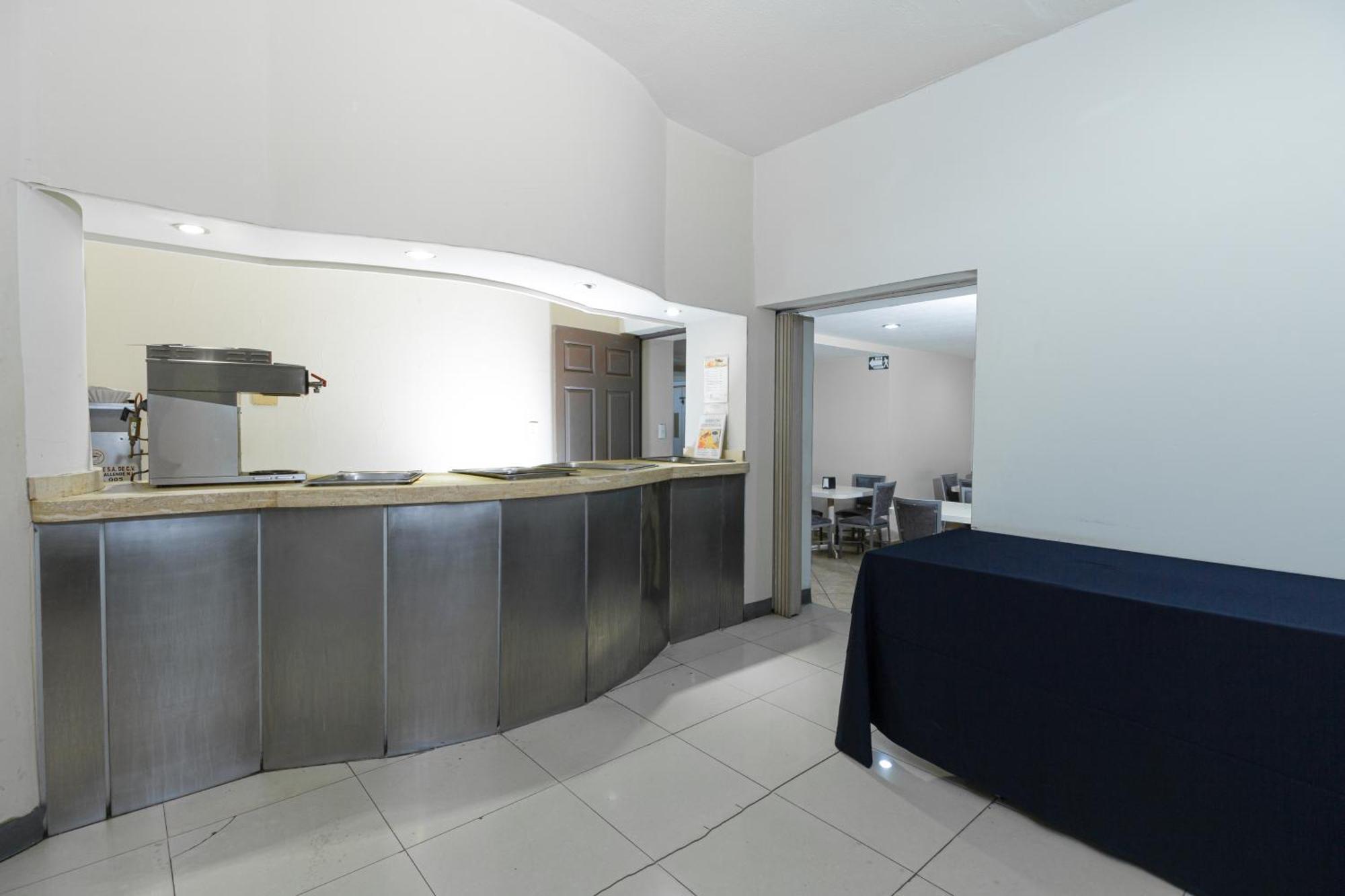 Plaza Del Arco - Hotel 3*