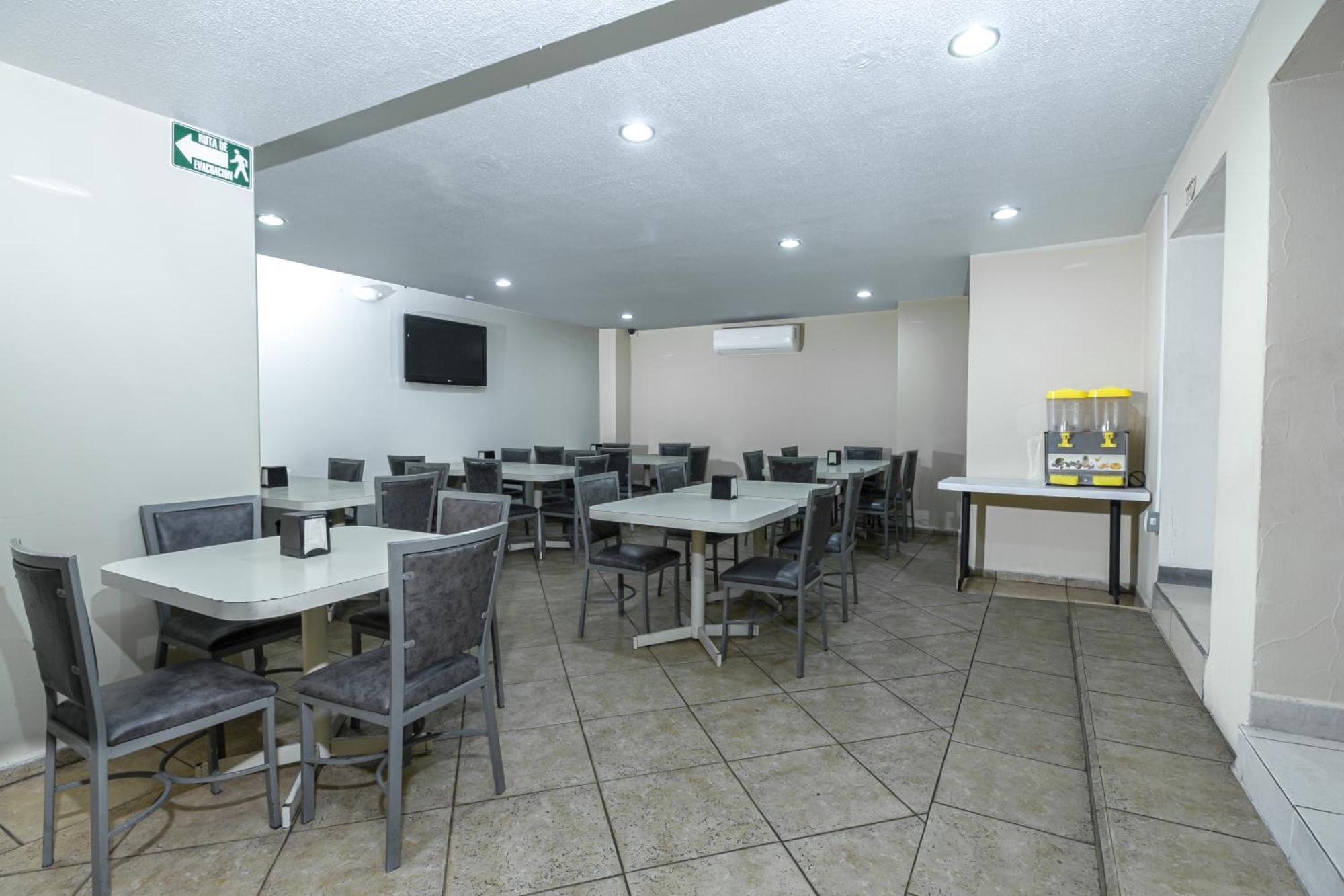 Hotel Plaza Del Arco - 3*