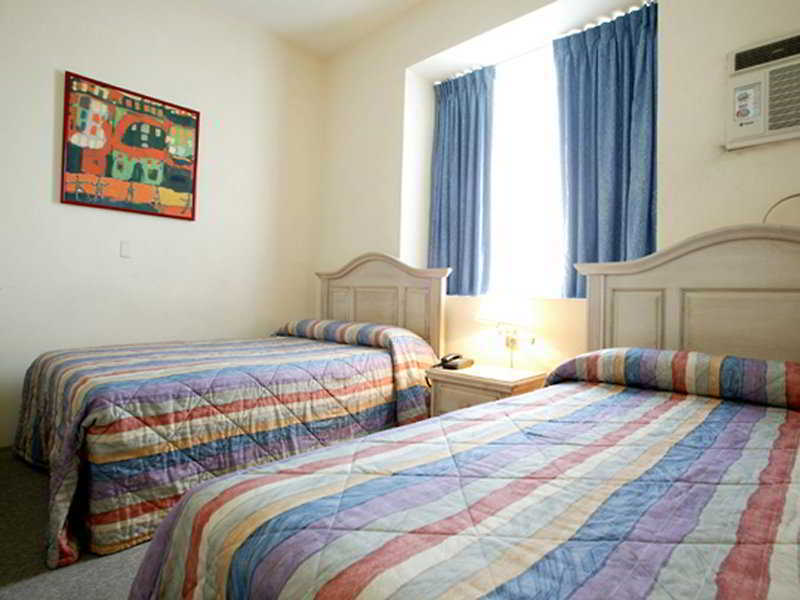 Plaza Del Arco - 3*